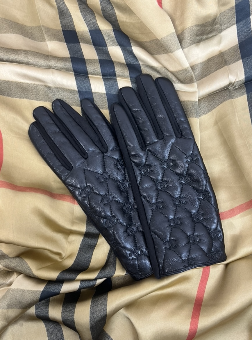Chanel-Inspired Quilted Gloves - Image 5