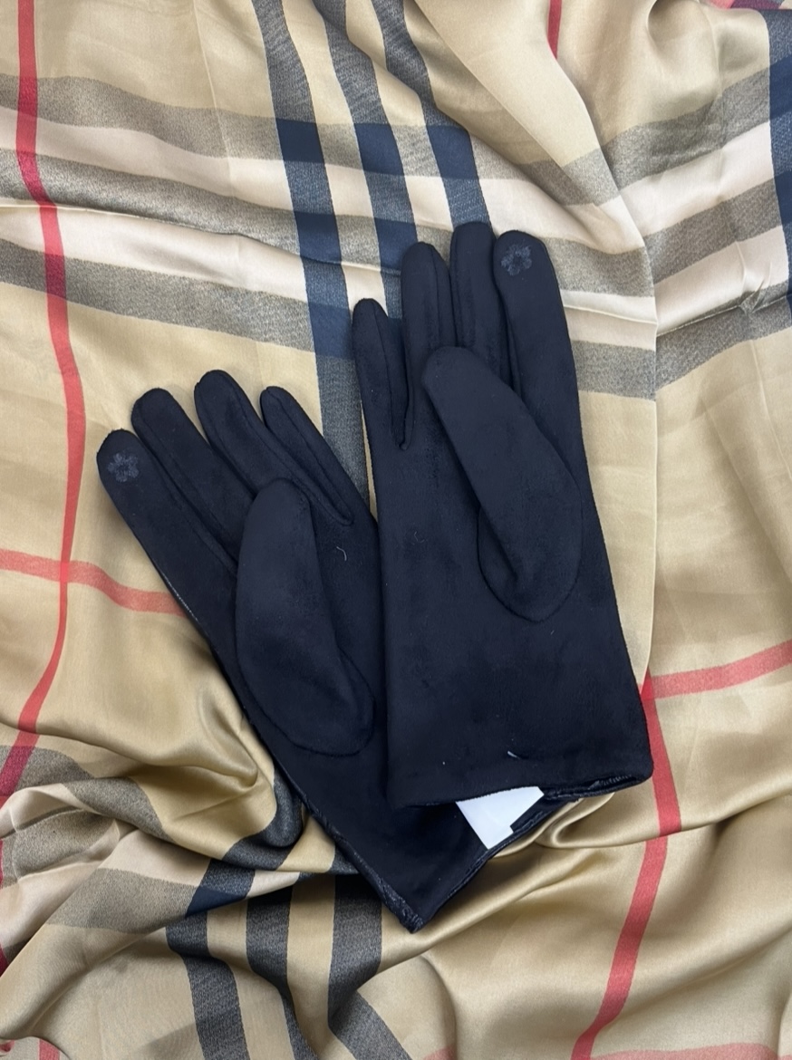 Chanel-Inspired Quilted Gloves - Image 6