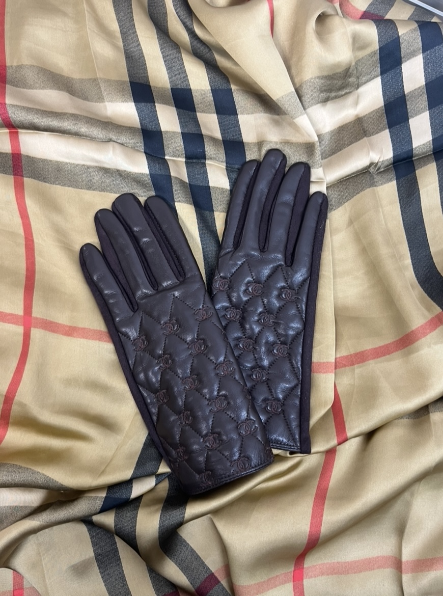 Chanel-Inspired Quilted Gloves - Image 7