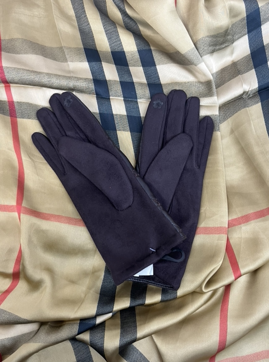 Chanel-Inspired Quilted Gloves - Image 8