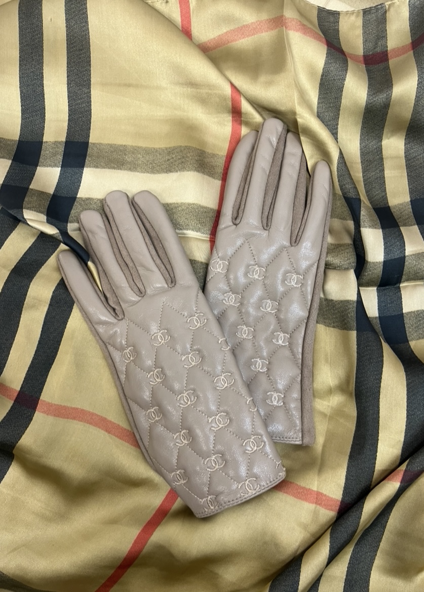 Chanel-Inspired Quilted Gloves - Image 11